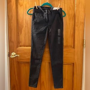 American Eagle. Super stretch, low rise, tie waist jeggings